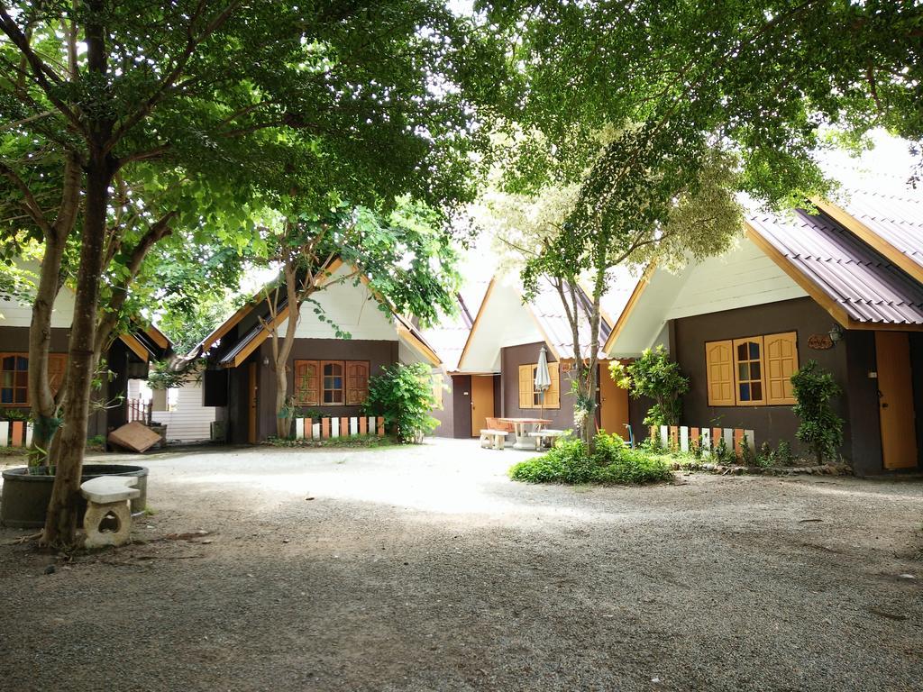Bansuan Inthanon Resort Chom Thong Exterior photo