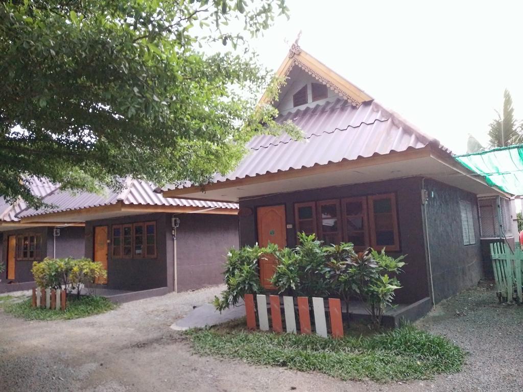 Bansuan Inthanon Resort Chom Thong Exterior photo